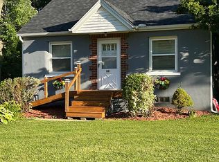 814 W Shenandoah Dr, Peoria, IL 61614