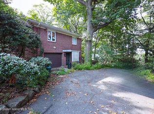 260 Douglas Rd, Staten Island, NY 10304