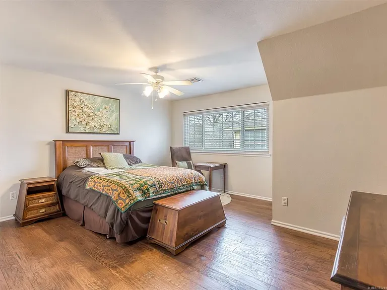 3901 W Canton St — Photo 4
