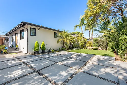 3007 S Hobart Blvd Photo 1
