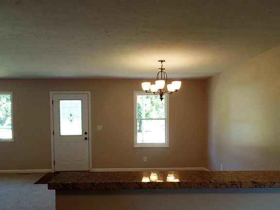 5th image of 10772 Curtis St