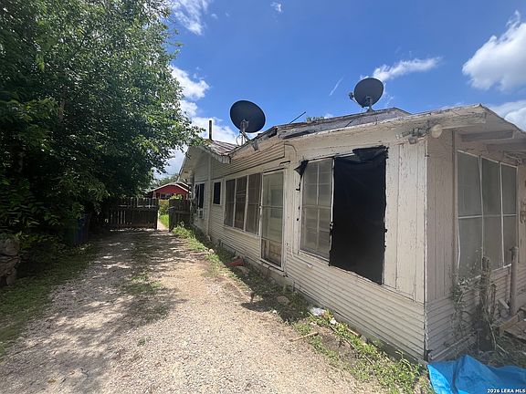 2nd image of 205 E White