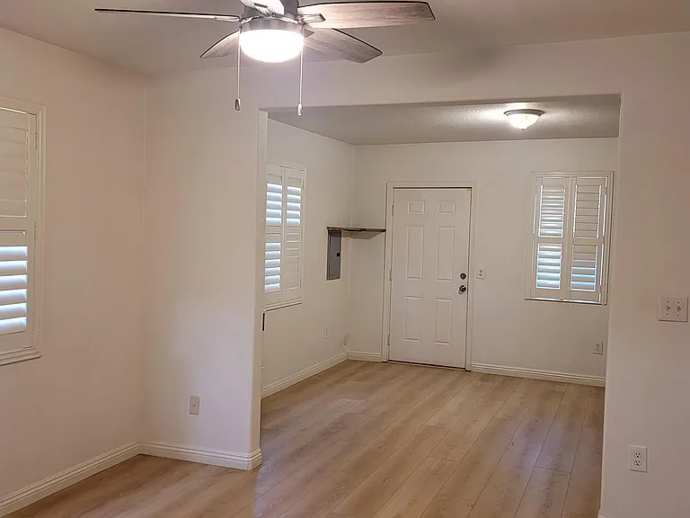 424 Bay St — Photo 5