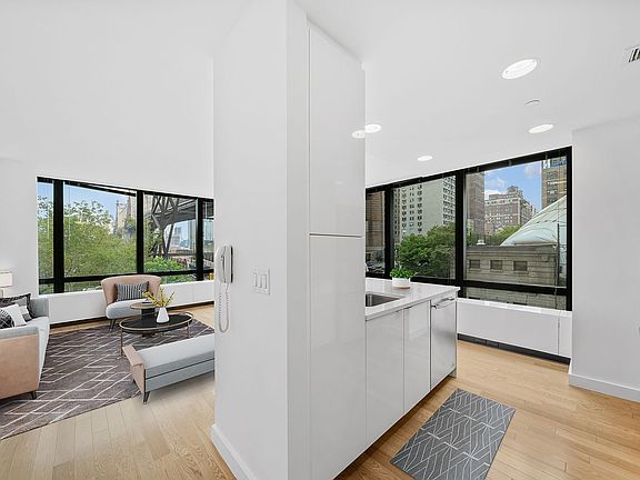3rd image of 1113 York Ave APT 2C