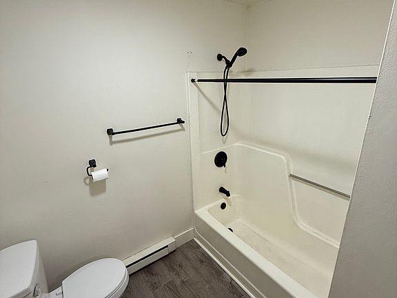 3rd image of 137 Bay St APT 2