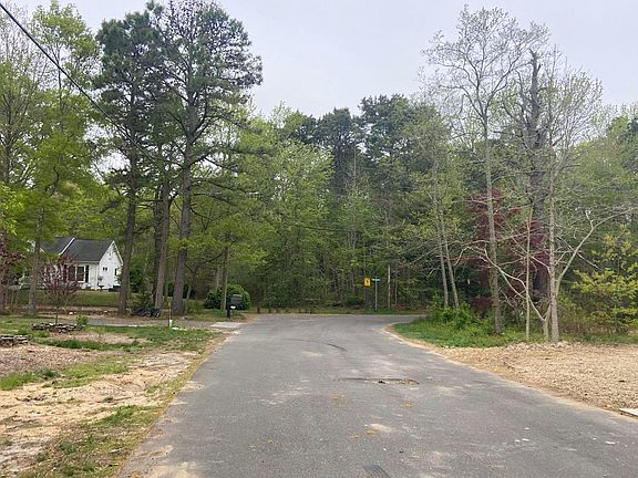 4th image of 800 Vick Ave