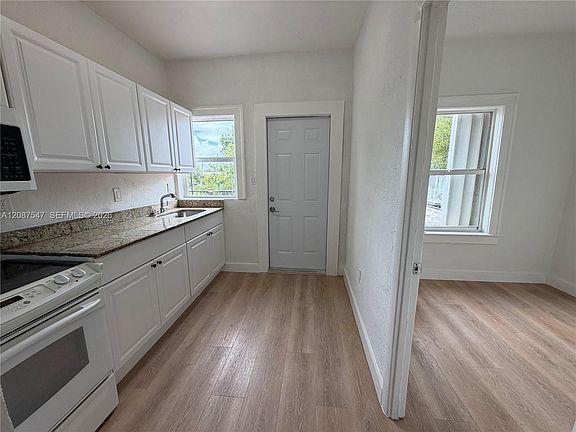 3rd image of 1429 SW 3rd St APT 4