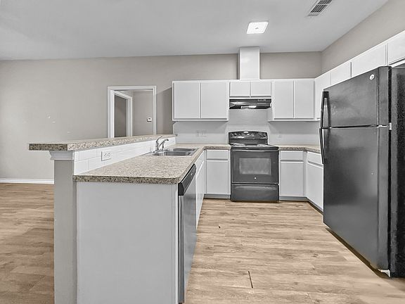4th image of 1408 SE 1st St Unit 2