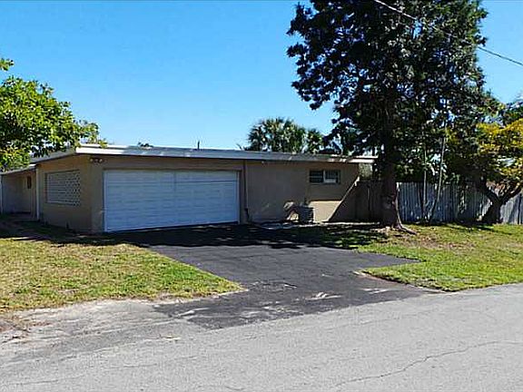 2nd image of 1300 SE 1st St