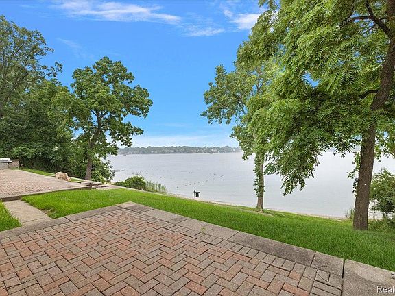 5th image of 2612 Cove Ln