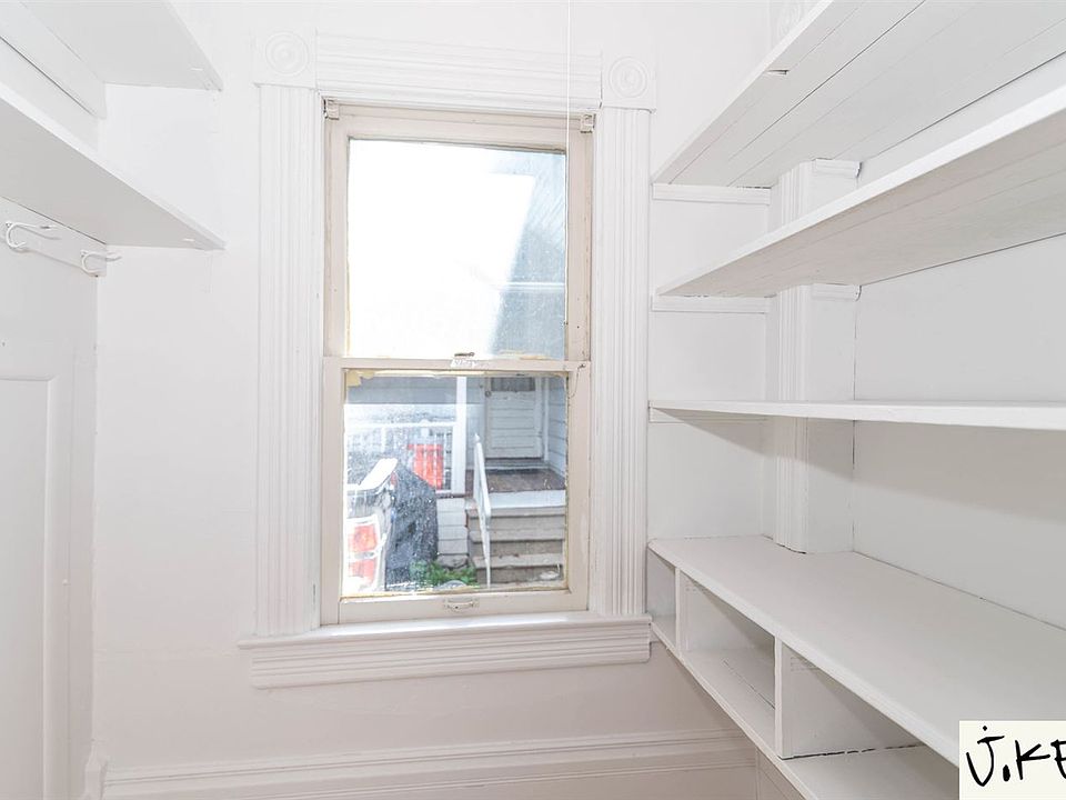 1st image of 517 Hill St