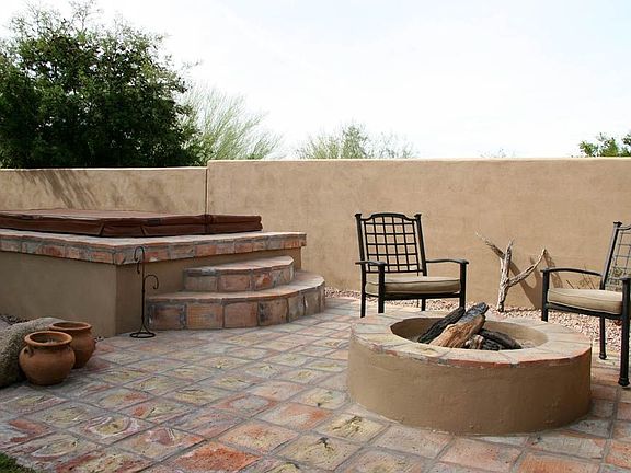 Spa & firepit