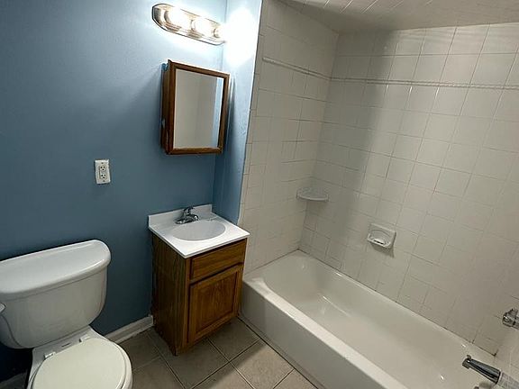 4th image of 418-420 S 17th St #3R