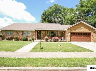 110 Campus View Dr, Lincoln, IL 62656
