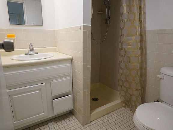 5th image of 21 Pembroke Ave