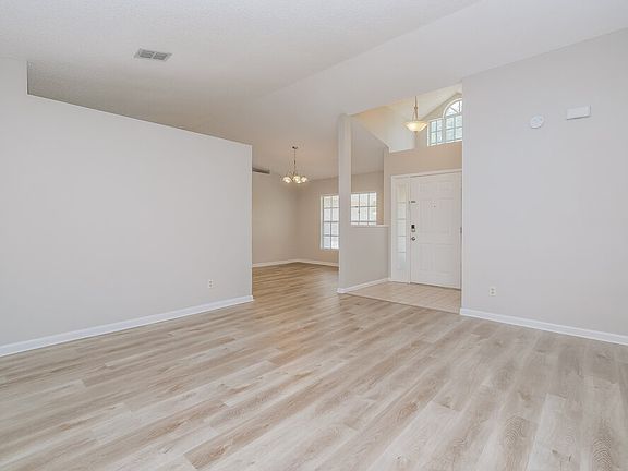 3rd image of 10414 Ashley Oaks Dr