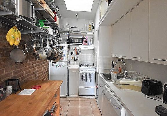 3rd image of 142 Montague St APT 5F