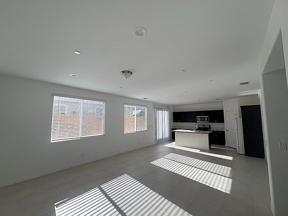 3rd image of 836 Soledad Ave