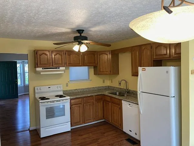 618 Basswood Ave — Photo 5
