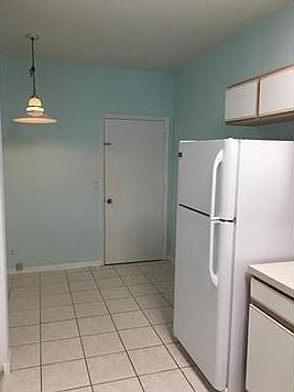 2nd image of 4216 SW 11th St #4216