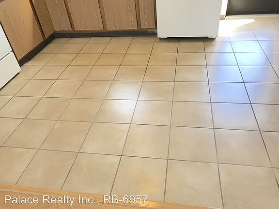 4th image of 57 S Kuakini St APT A