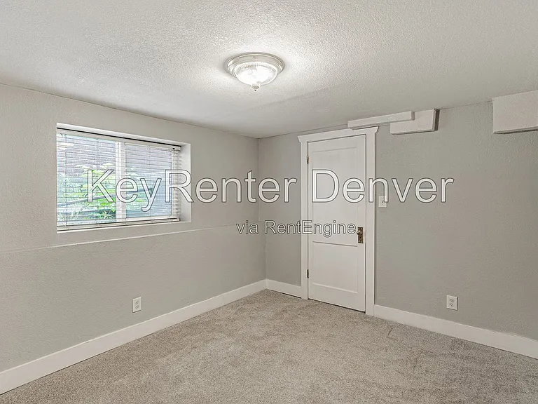 945 N Washington St #100 — Photo 10