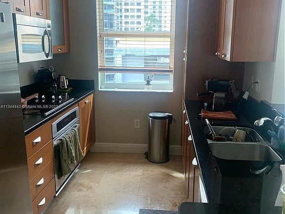 5th image of 186 SE 12th Ter APT 1104