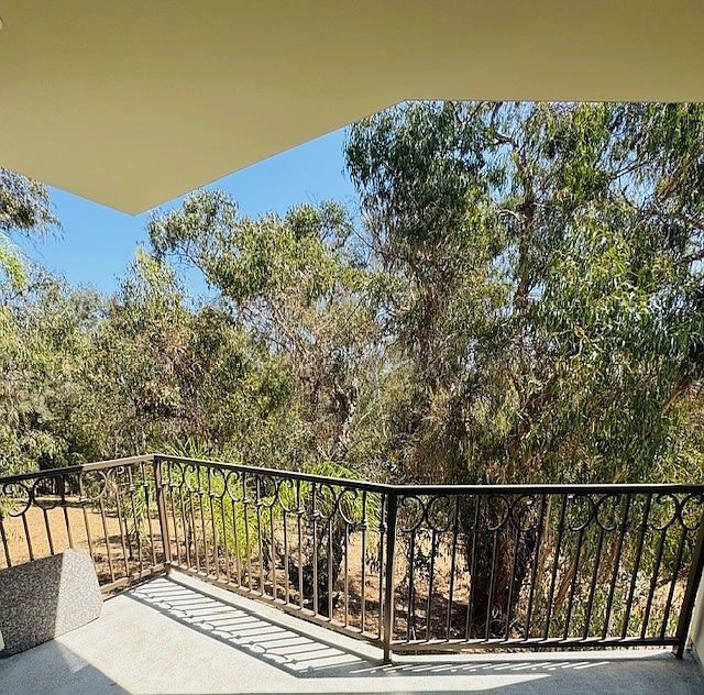 2nd image of 400 S Barrington Ave APT 301