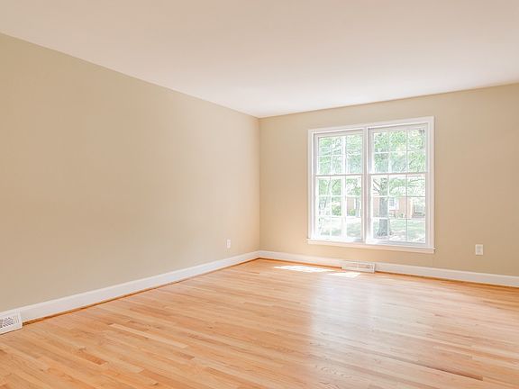 5th image of 3107 Ivydale Dr