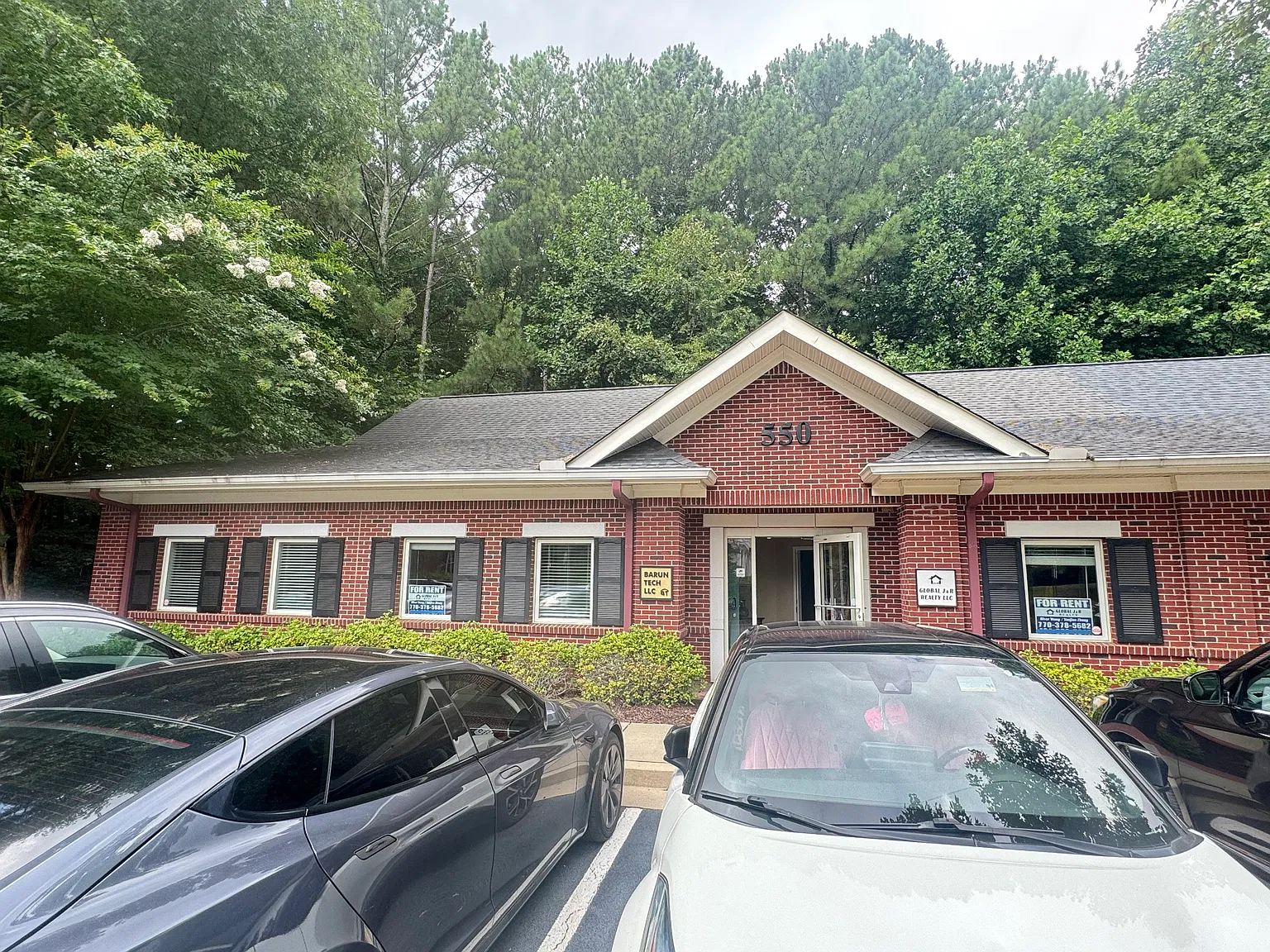4 bed, 1100 sqft, $1,700 — Photo 1
