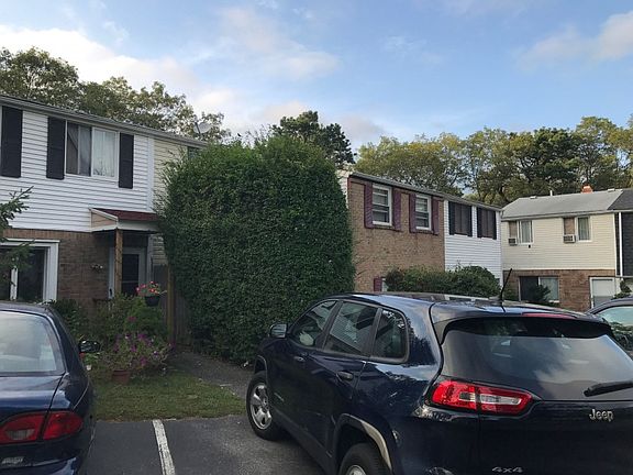 2nd image of 128 Hill Cres