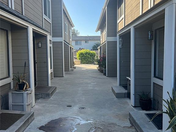 2nd image of 1162 Sycamore Ave