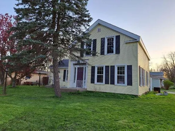 222 N Center St, Rockton, IL 61072