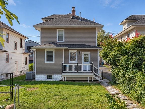 3rd image of 75 Hillside Ave