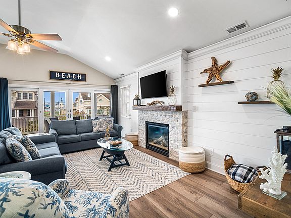 4th image of 853 Brighton Pl #2