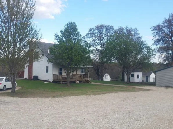 13210 Woodland Dr, Wamego, KS 66547