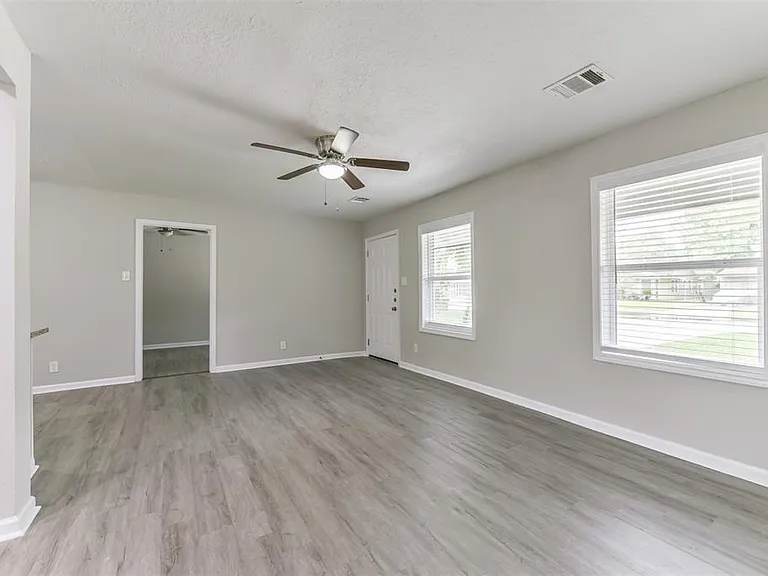5118 Keystone St — Photo 6