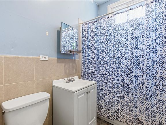 4th image of 5624 S Lowe Ave