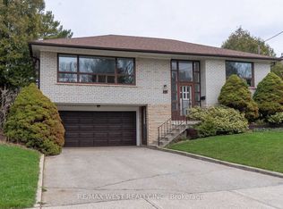29 Fulwell Cres, Toronto, ON M3J 1Y4