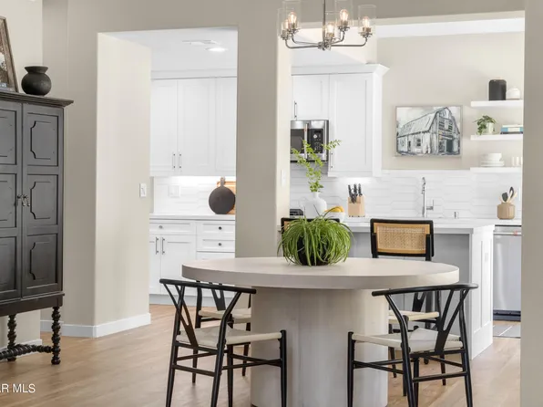 5657 Roundtree Pl, Thousand Oaks, CA 91362