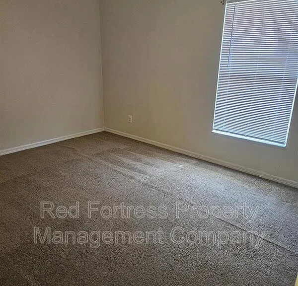 5202 30th St SW — Photo 7