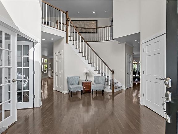 5th image of 120 Westfield Dr