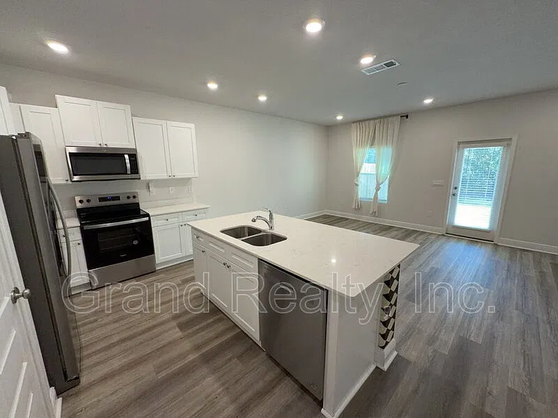 3 bed, 2.5 bath, 1537 sqft, $1,749 — Photo 4