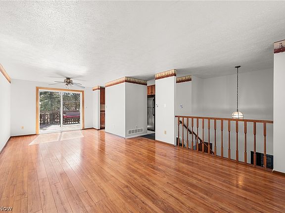 5th image of 1038 Sherwood Dr