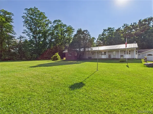 9279 Lake Ave, Brocton, NY 14716