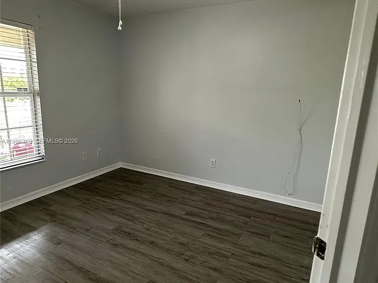 507 Peerless Cir — Photo 10