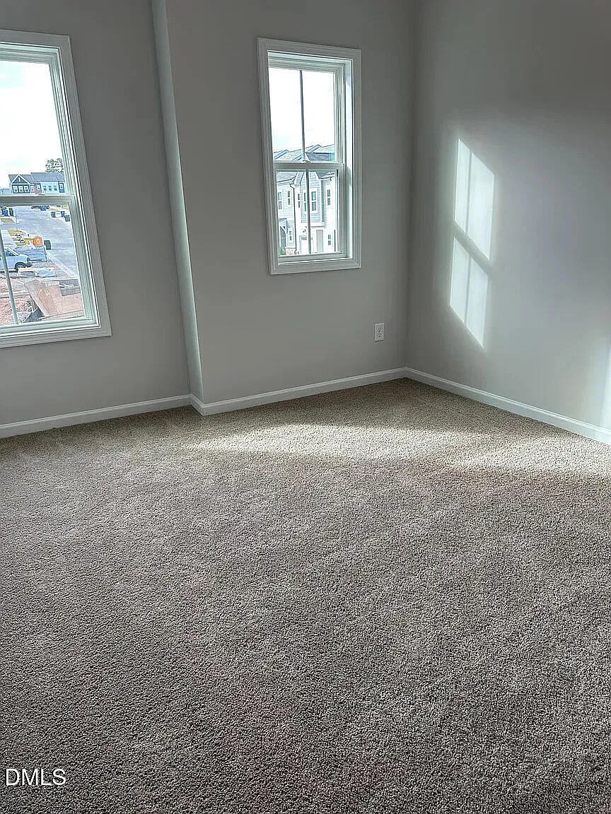 3 bed, 2.5 bath, $2,000 — Photo 2