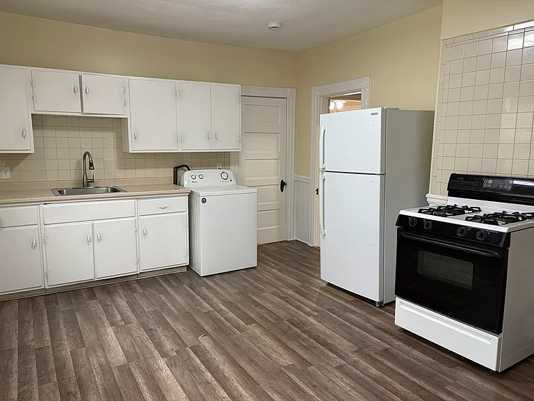42 Pearl St #3 — Photo 1