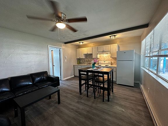 2nd image of 401 E Ocean Ave #5