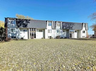 2450 Shaker Ct APT 1, Bettendorf, IA 52722